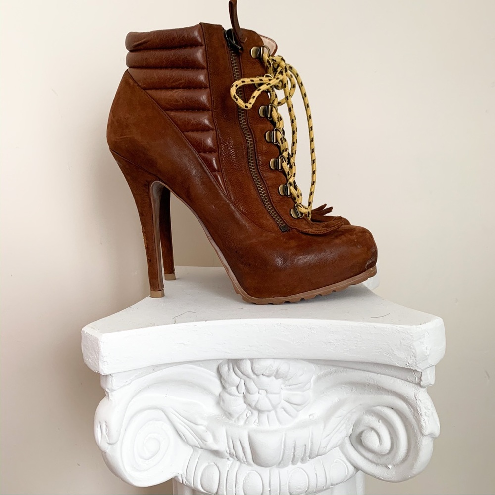 Boutique 9 brown leather toggle lace boots